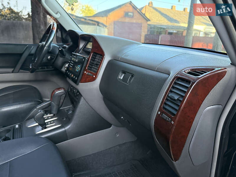 Внедорожник / Кроссовер Mitsubishi Pajero 2004 в Виннице