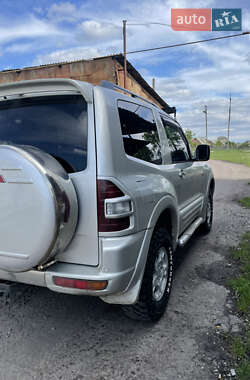 Позашляховик / Кросовер Mitsubishi Pajero 2002 в 