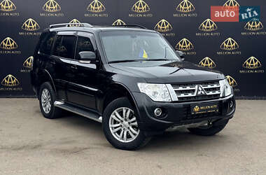 Внедорожник / Кроссовер Mitsubishi Pajero 2012 в Киеве
