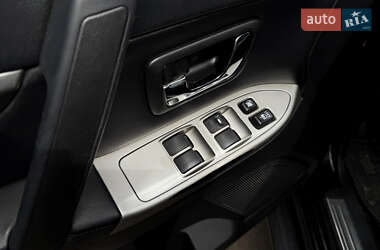 Позашляховик / Кросовер Mitsubishi Pajero 2012 в 
