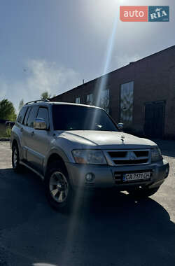 Внедорожник / Кроссовер Mitsubishi Pajero 2004 в 