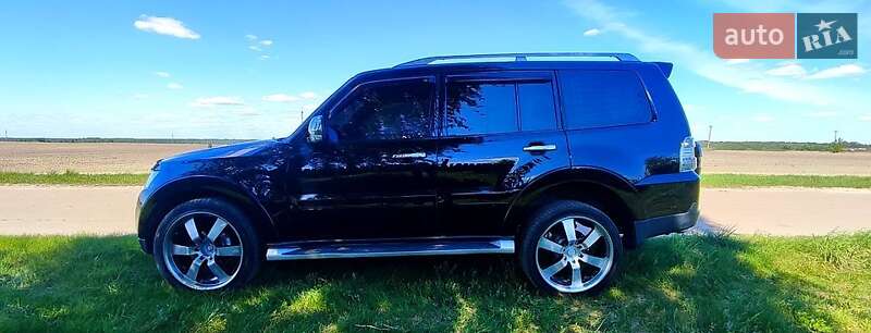 Внедорожник / Кроссовер Mitsubishi Pajero 2007 в Корюковке
