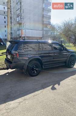 Внедорожник / Кроссовер Mitsubishi Pajero 2005 в 
