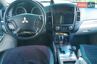 Позашляховик / Кросовер Mitsubishi Pajero 2008 в 