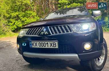 Внедорожник / Кроссовер Mitsubishi Pajero 2013 в 
