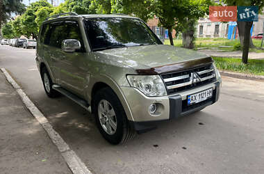 Позашляховик / Кросовер Mitsubishi Pajero 2008 в Краснограді