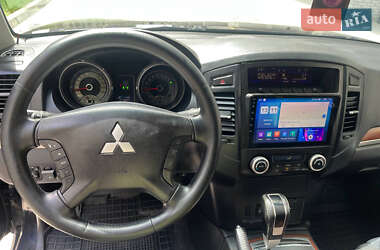 Внедорожник / Кроссовер Mitsubishi Pajero 2007 в 
