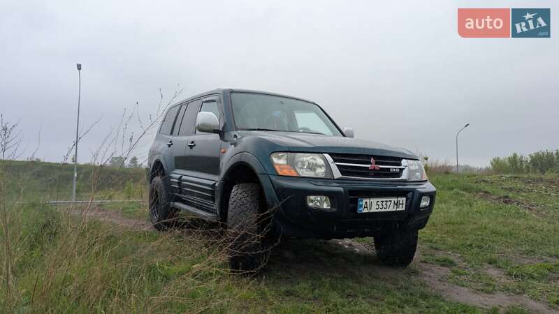 Mitsubishi Pajero 2001