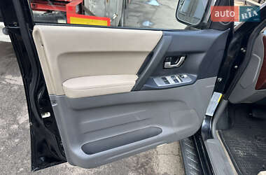 Внедорожник / Кроссовер Mitsubishi Pajero 2006 в 