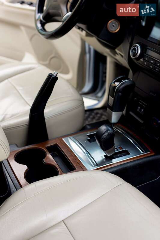 Внедорожник / Кроссовер Mitsubishi Pajero 2008 в Хмельницком