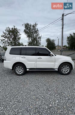 Внедорожник / Кроссовер Mitsubishi Pajero 2010 в 