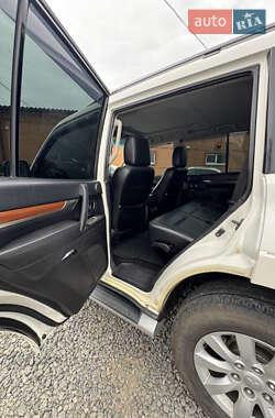Внедорожник / Кроссовер Mitsubishi Pajero 2010 в 