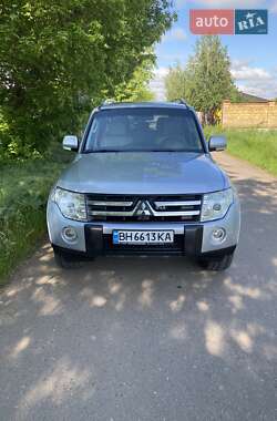Позашляховик / Кросовер Mitsubishi Pajero 2007 в 