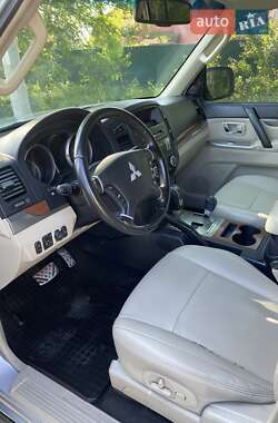 Позашляховик / Кросовер Mitsubishi Pajero 2007 в 