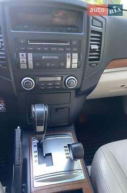 Позашляховик / Кросовер Mitsubishi Pajero 2007 в 