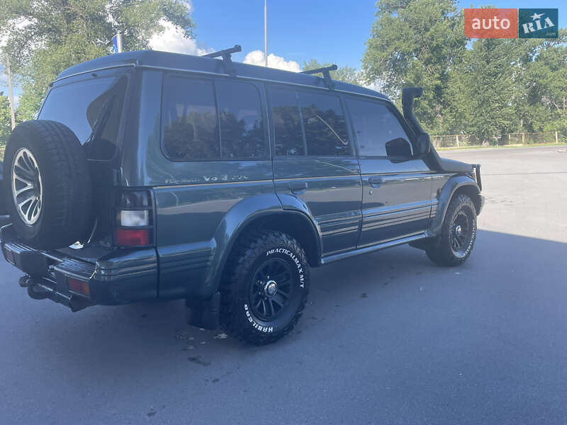 Внедорожник / Кроссовер Mitsubishi Pajero 1993 в Кременчуге