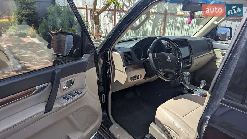 Внедорожник / Кроссовер Mitsubishi Pajero 2007 в Броварах фото 7 Внедорожник / Кроссовер Mitsubishi Pajero 2007 в Броварах