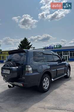 Позашляховик / Кросовер Mitsubishi Pajero 2008 в 