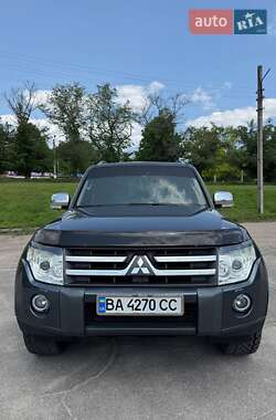 Позашляховик / Кросовер Mitsubishi Pajero 2008 в 