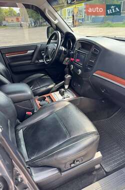 Позашляховик / Кросовер Mitsubishi Pajero 2008 в 