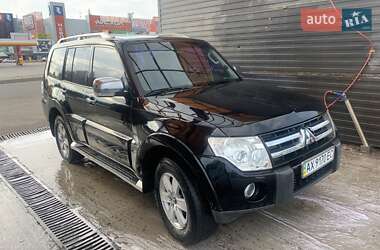 Позашляховик / Кросовер Mitsubishi Pajero 2008 в 