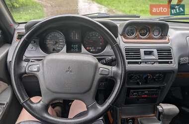Внедорожник / Кроссовер Mitsubishi Pajero 1996 в 