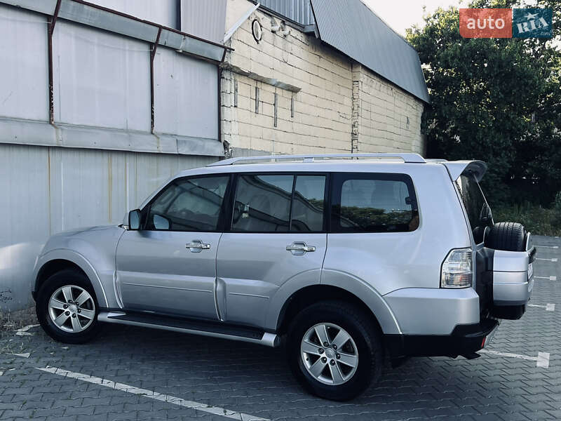 Внедорожник / Кроссовер Mitsubishi Pajero 2007 в Одессе