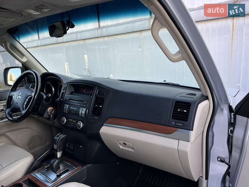Внедорожник / Кроссовер Mitsubishi Pajero 2007 в Одессе