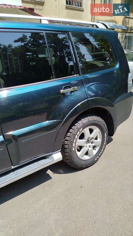 Внедорожник / Кроссовер Mitsubishi Pajero 2007 в Одессе