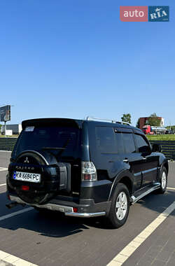 Внедорожник / Кроссовер Mitsubishi Pajero 2008 в 
