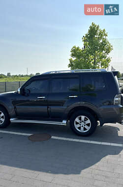 Внедорожник / Кроссовер Mitsubishi Pajero 2008 в 