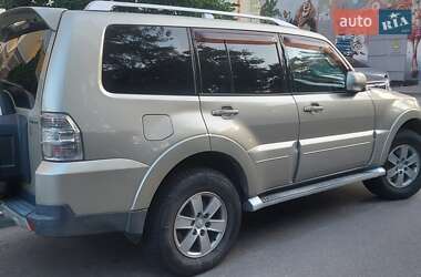 Внедорожник / Кроссовер Mitsubishi Pajero 2008 в 