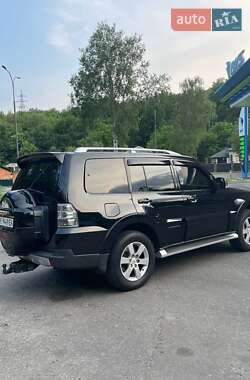 Внедорожник / Кроссовер Mitsubishi Pajero 2007 в 
