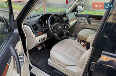 Внедорожник / Кроссовер Mitsubishi Pajero 2007 в 