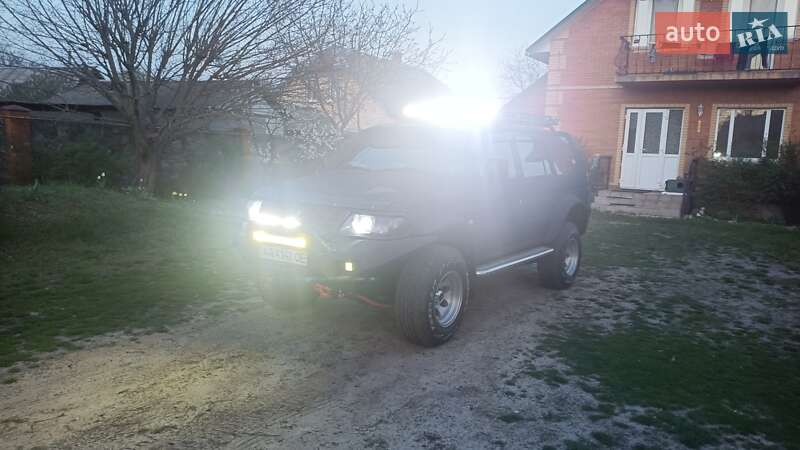 Позашляховик / Кросовер Mitsubishi Pajero 2003 в Києві
