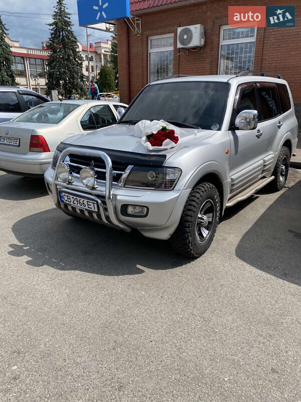 Mitsubishi Pajero 2001