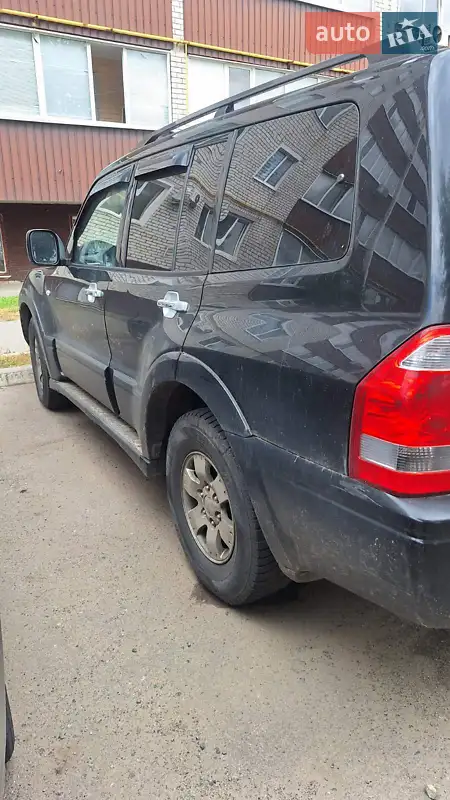 Mitsubishi Pajero 2003