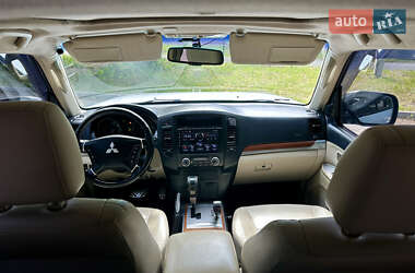 Позашляховик / Кросовер Mitsubishi Pajero 2007 в Харкові