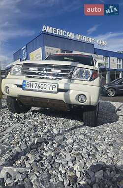 Внедорожник / Кроссовер Mitsubishi Pajero 2006 в Одессе