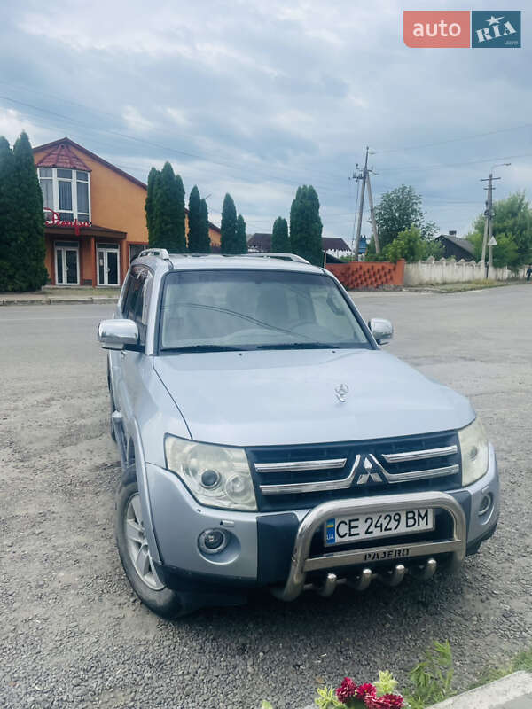 Внедорожник / Кроссовер Mitsubishi Pajero 2008 в Новоселице
