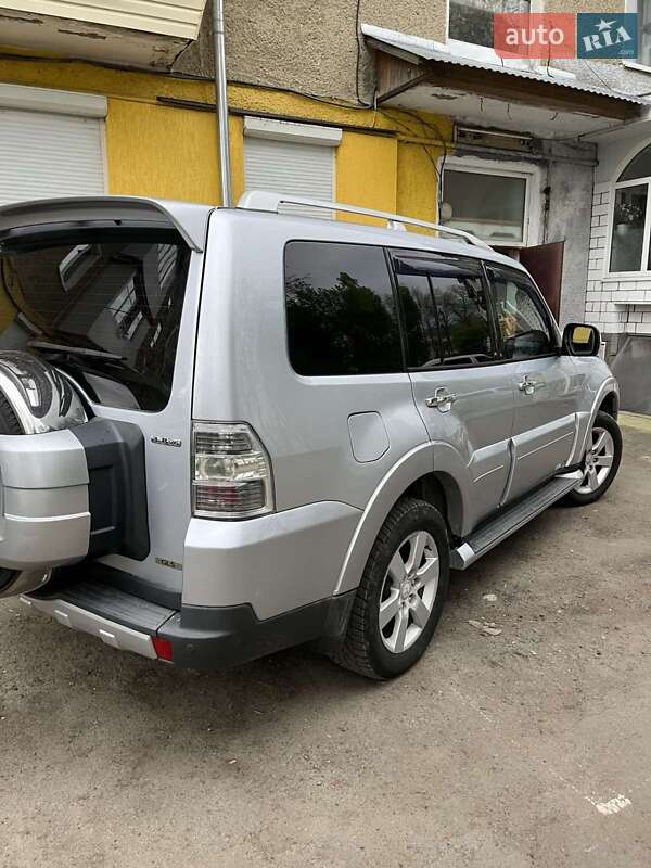 Mitsubishi Pajero 2007