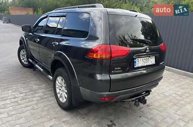Внедорожник / Кроссовер Mitsubishi Pajero 2011 в Полтаве