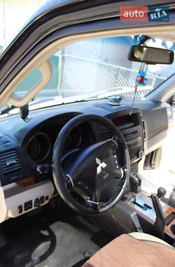 Внедорожник / Кроссовер Mitsubishi Pajero 2008 в 