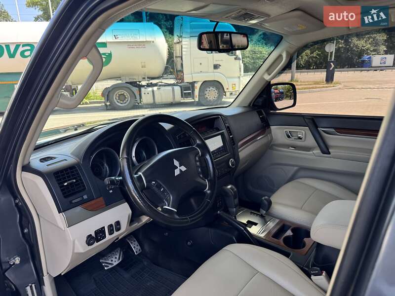 Позашляховик / Кросовер Mitsubishi Pajero 2008 в Дніпрі