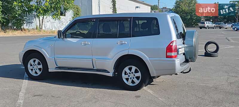 Внедорожник / Кроссовер Mitsubishi Pajero 2006 в Одессе