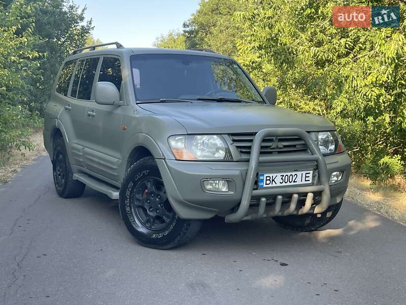 Внедорожник / Кроссовер Mitsubishi Pajero 2001 в Одессе