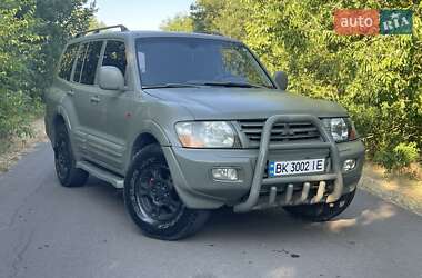 Внедорожник / Кроссовер Mitsubishi Pajero 2001 в 