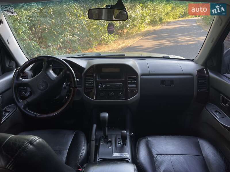 Внедорожник / Кроссовер Mitsubishi Pajero 2001 в Одессе