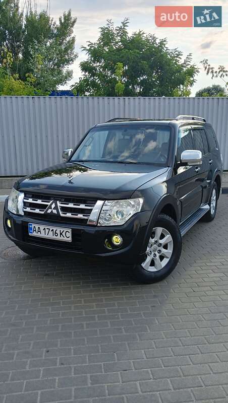 Mitsubishi Pajero 2011