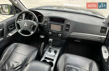 Внедорожник / Кроссовер Mitsubishi Pajero 2007 в 
